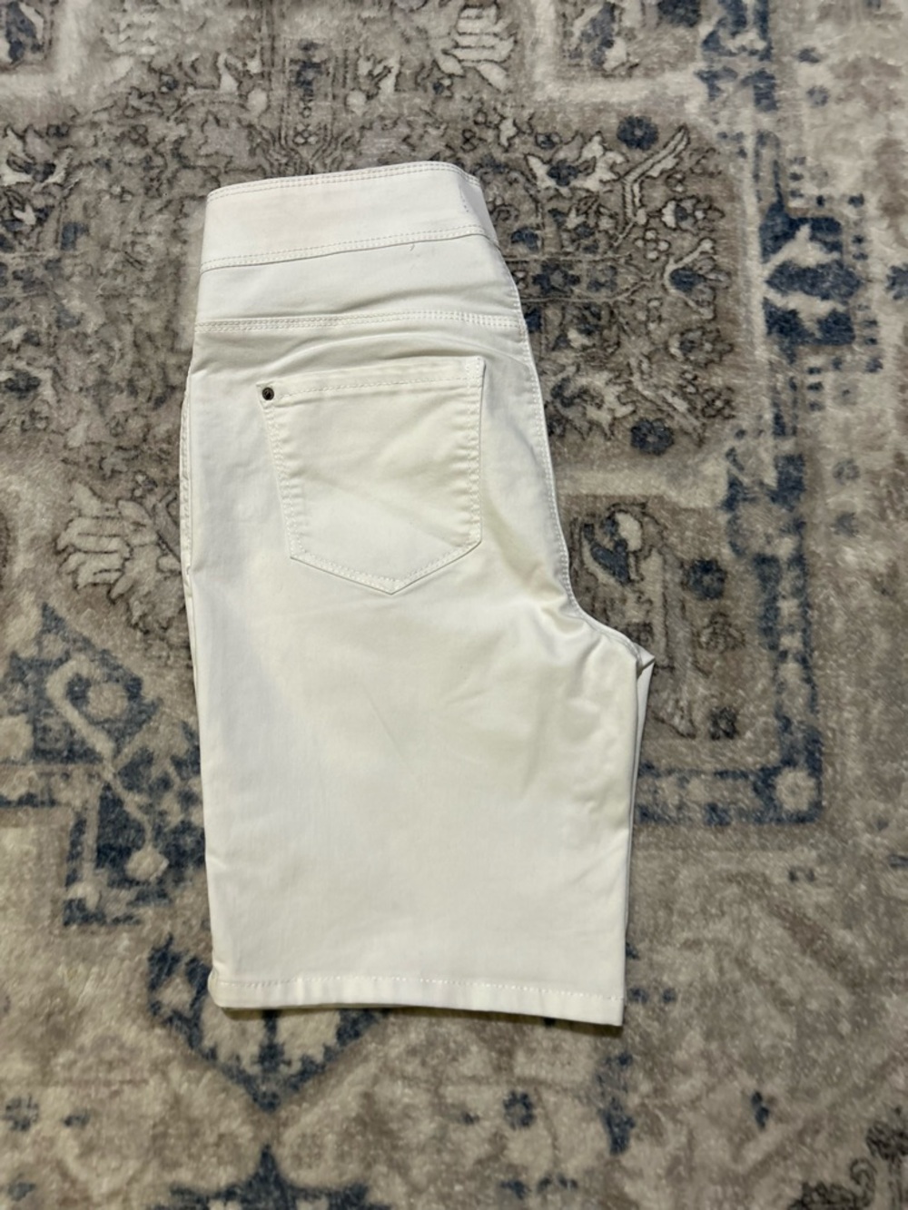 Curve Appeal White Stretch Bermuda Shorts - CURVE - Picture 4 of 6